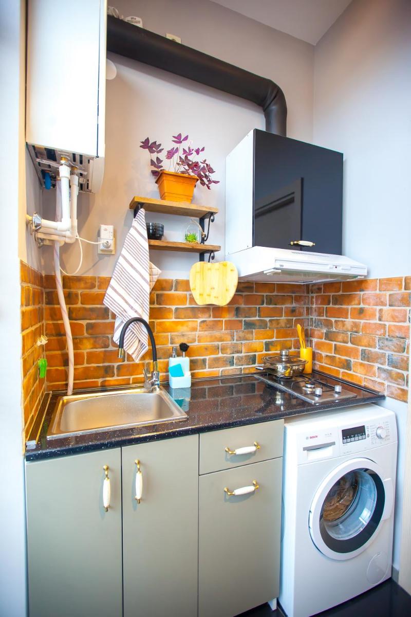 Shiny Avlabari Apartment - Housity