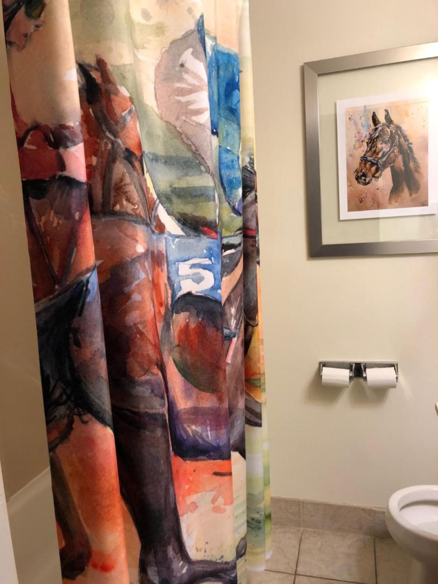 Cedar Stables Inn & Suites - Housity
