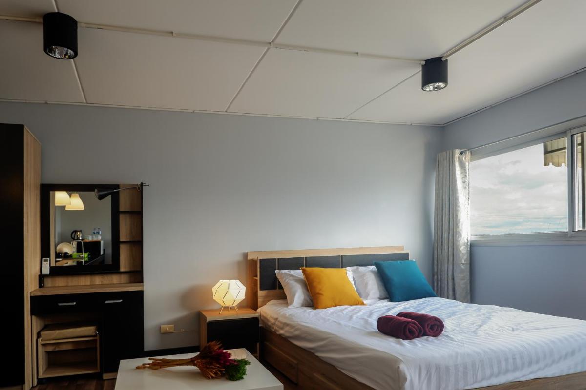 Bangkok Impact Popular Comdominium - Housity