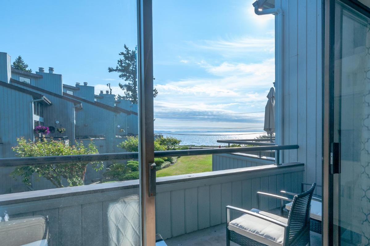 Oceanview Escape at Birch Bay with indoor Pool & Hot Tub - Housity