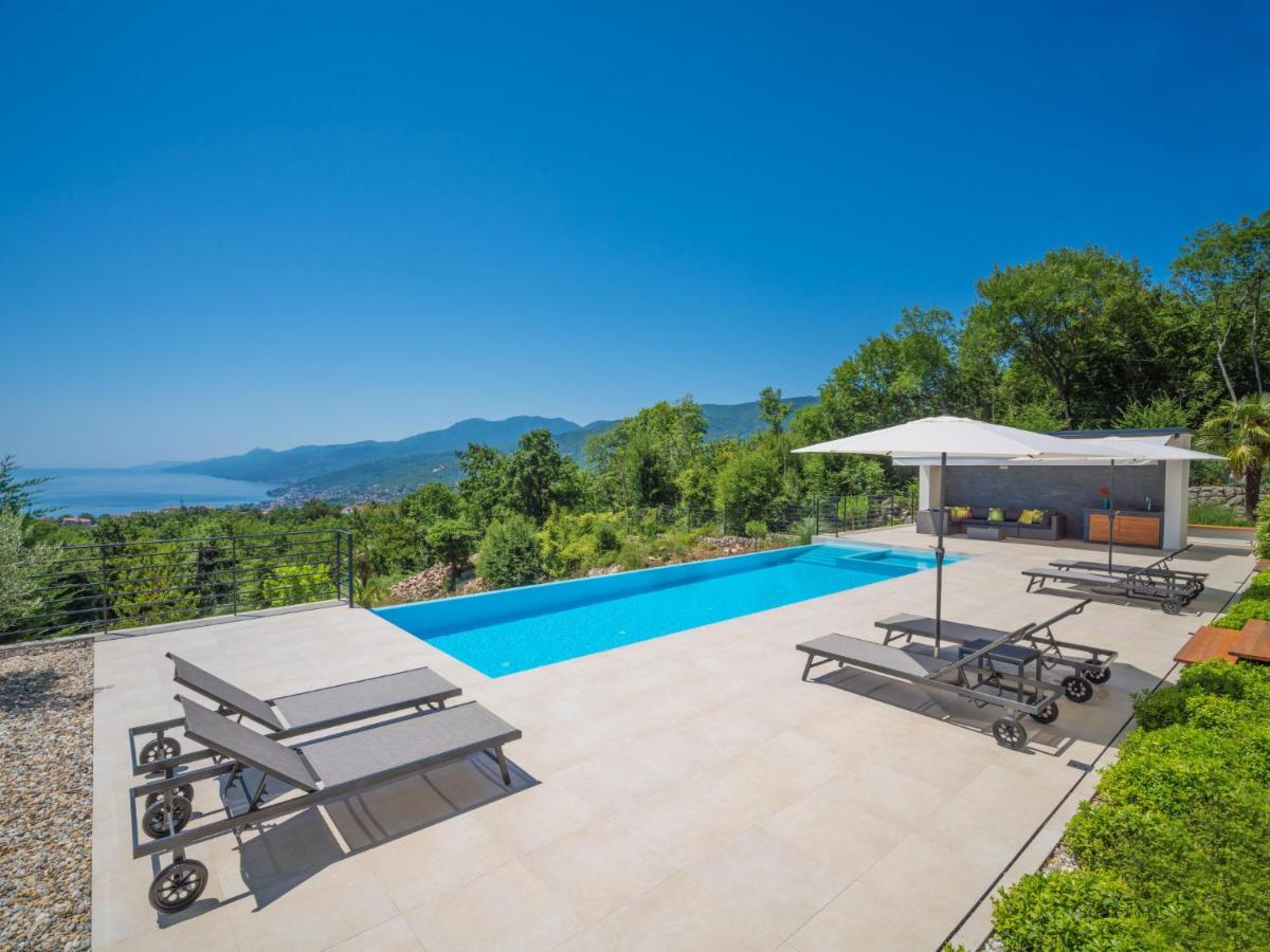 Villa Minimal by Interhome - Housity