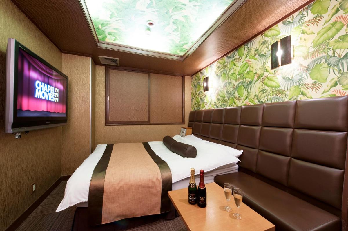 Mie Loco Garden (Adult Only) - Housity