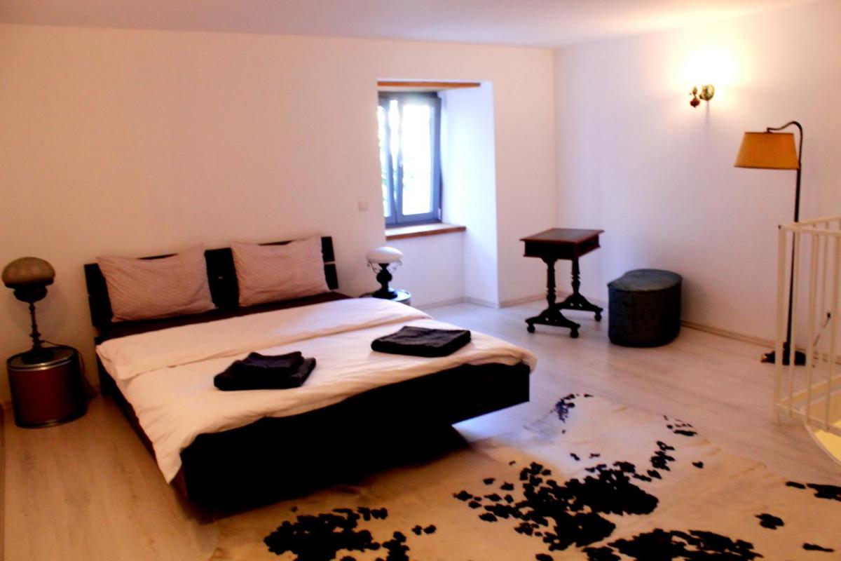 Mansion Josephina - Housity