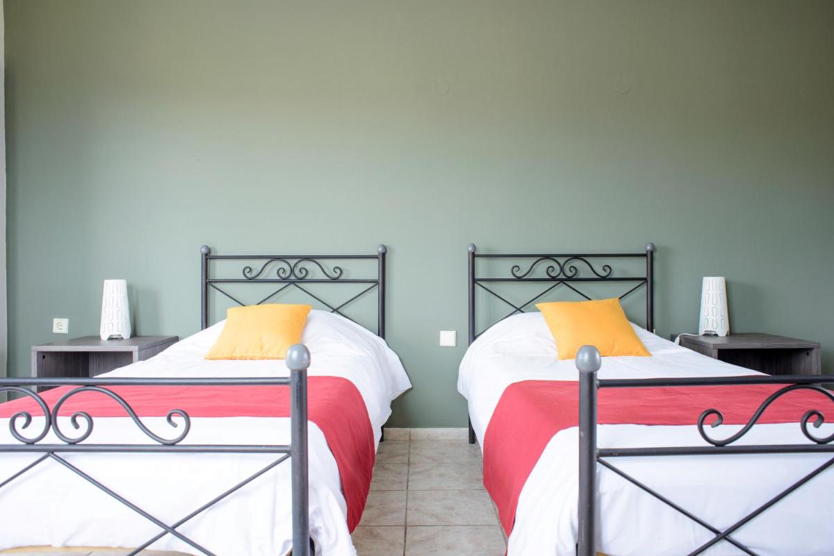 Hotel Mimosa - Housity