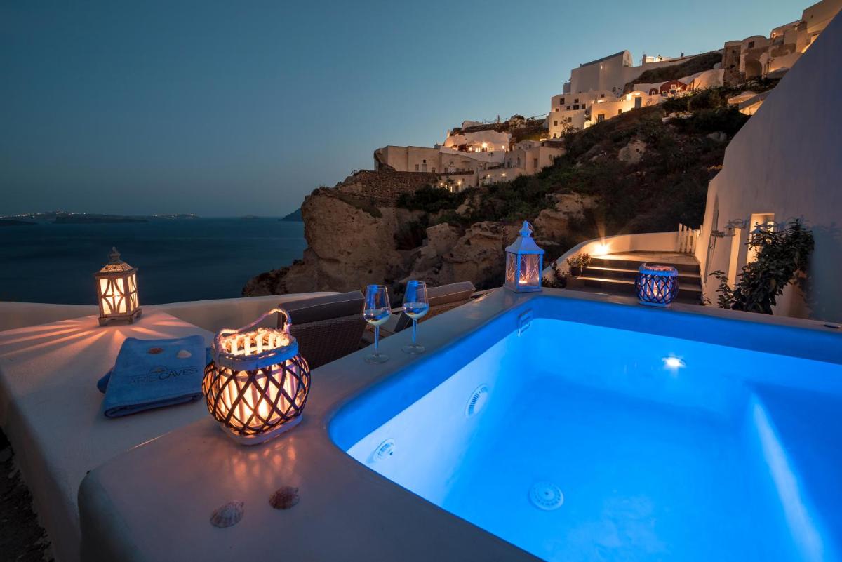 Aris Caves - Housity