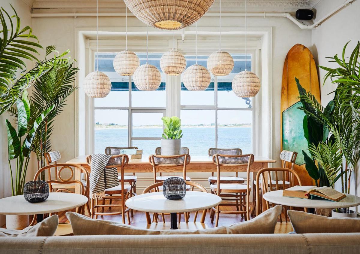 Block Island Beach House - Housity