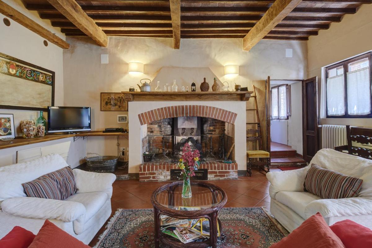 Casa di Leo with pool - Housity