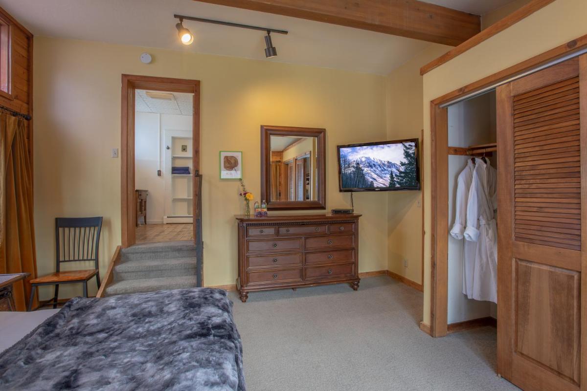 Purple Mountain Bed & Breakfast & Spa - Housity