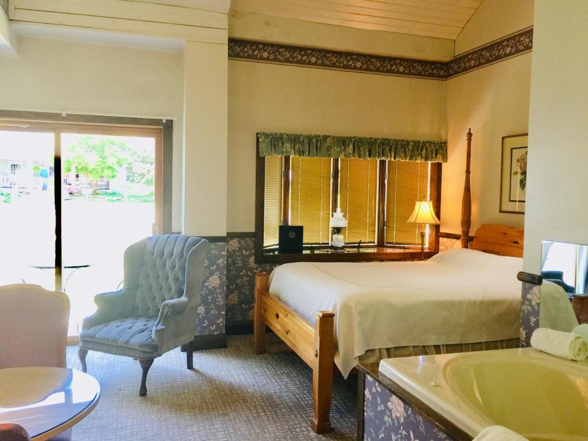 Afton House Inn - Housity