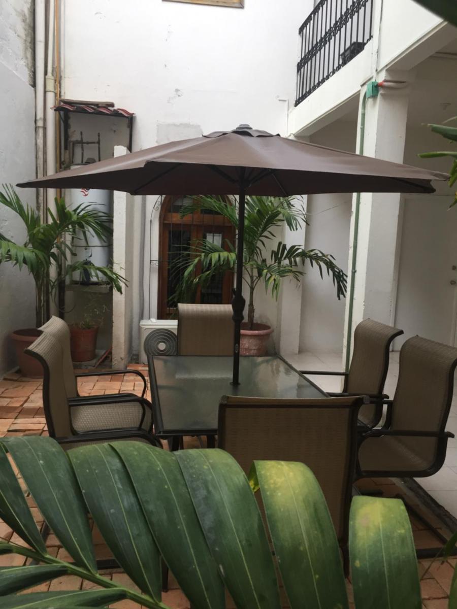 Hotel De Santiago - Housity