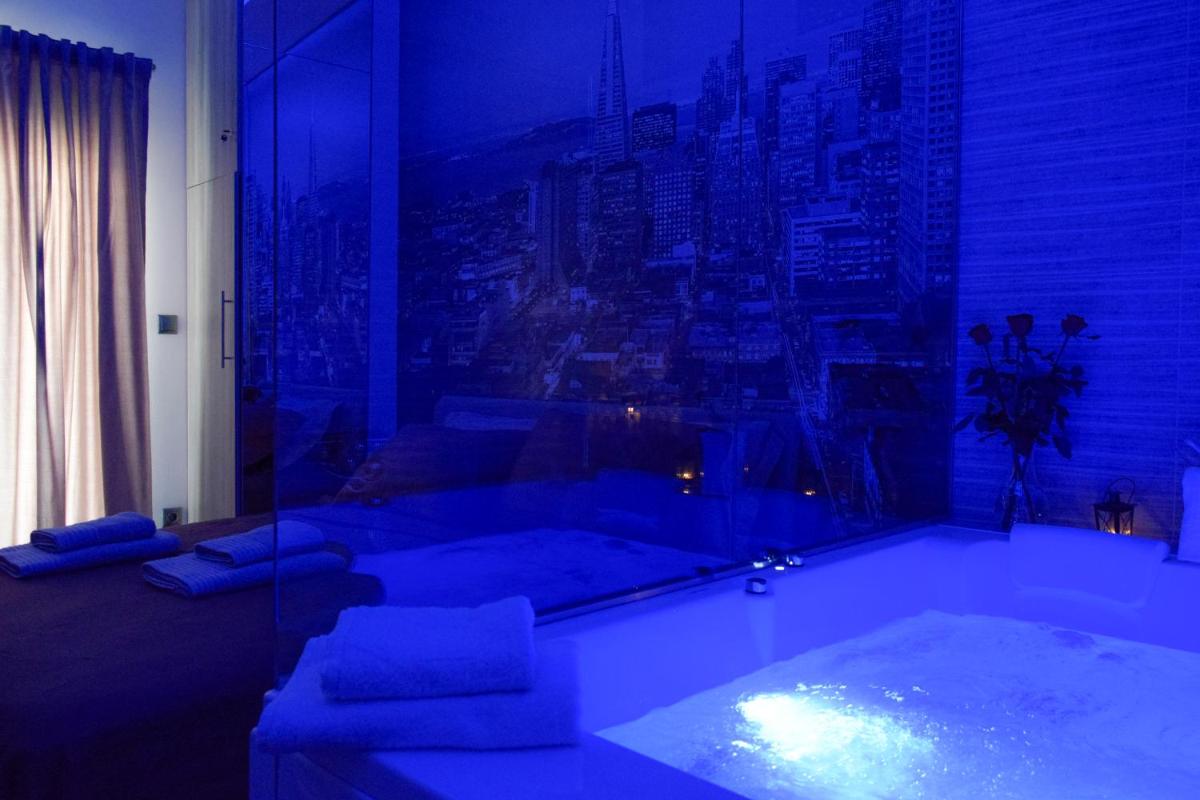 Nephele Luxury Suite - Housity