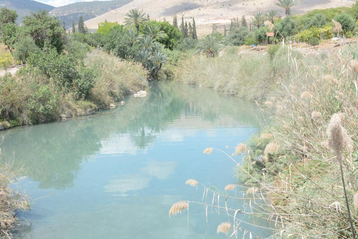 Mool Gilboa - מול גלבוע - Housity