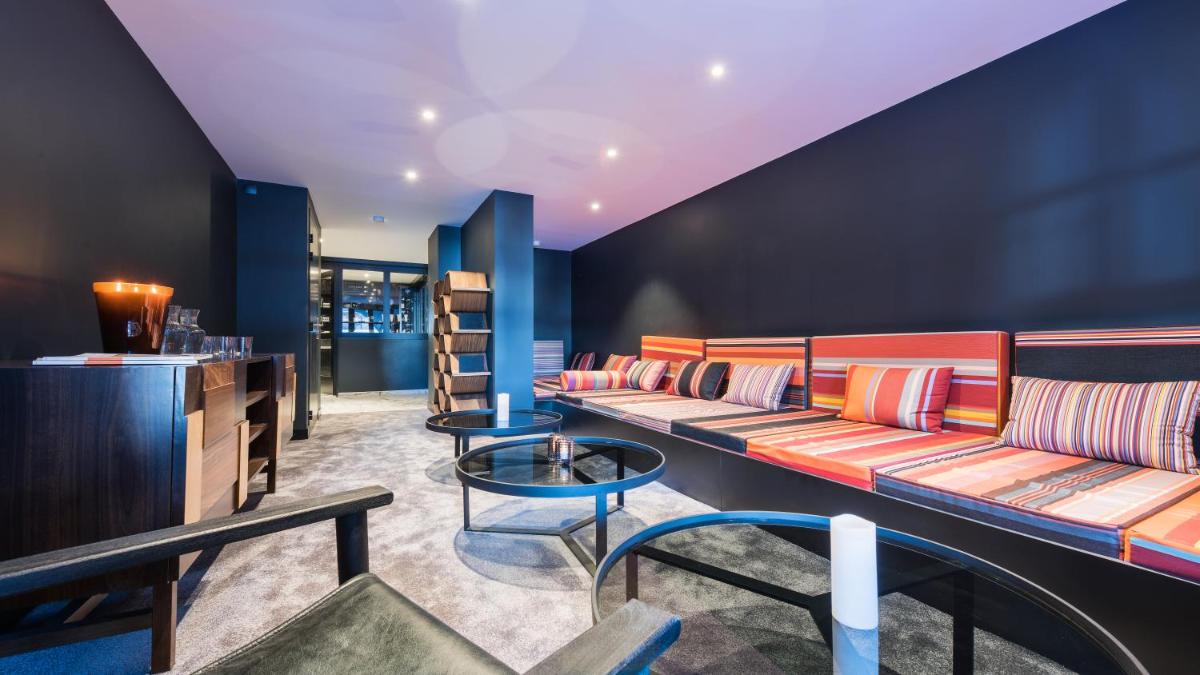 Coin salon dans l'établissement Fahrenheit Seven Courchevel