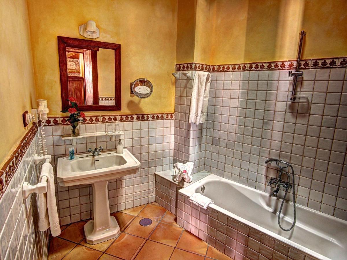 Un baño de Hotel Rural San Miguel - Only Adults