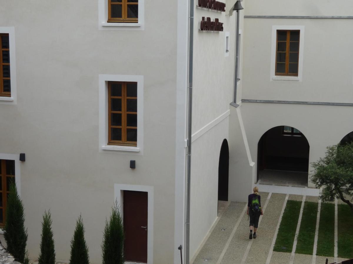 Studio au Centre d'Art ARKAD - Hizvo