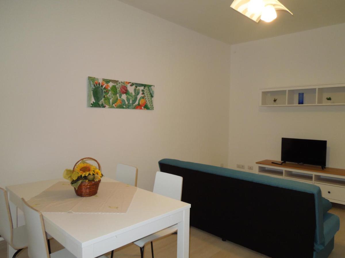 Mondello Rose House - Housity