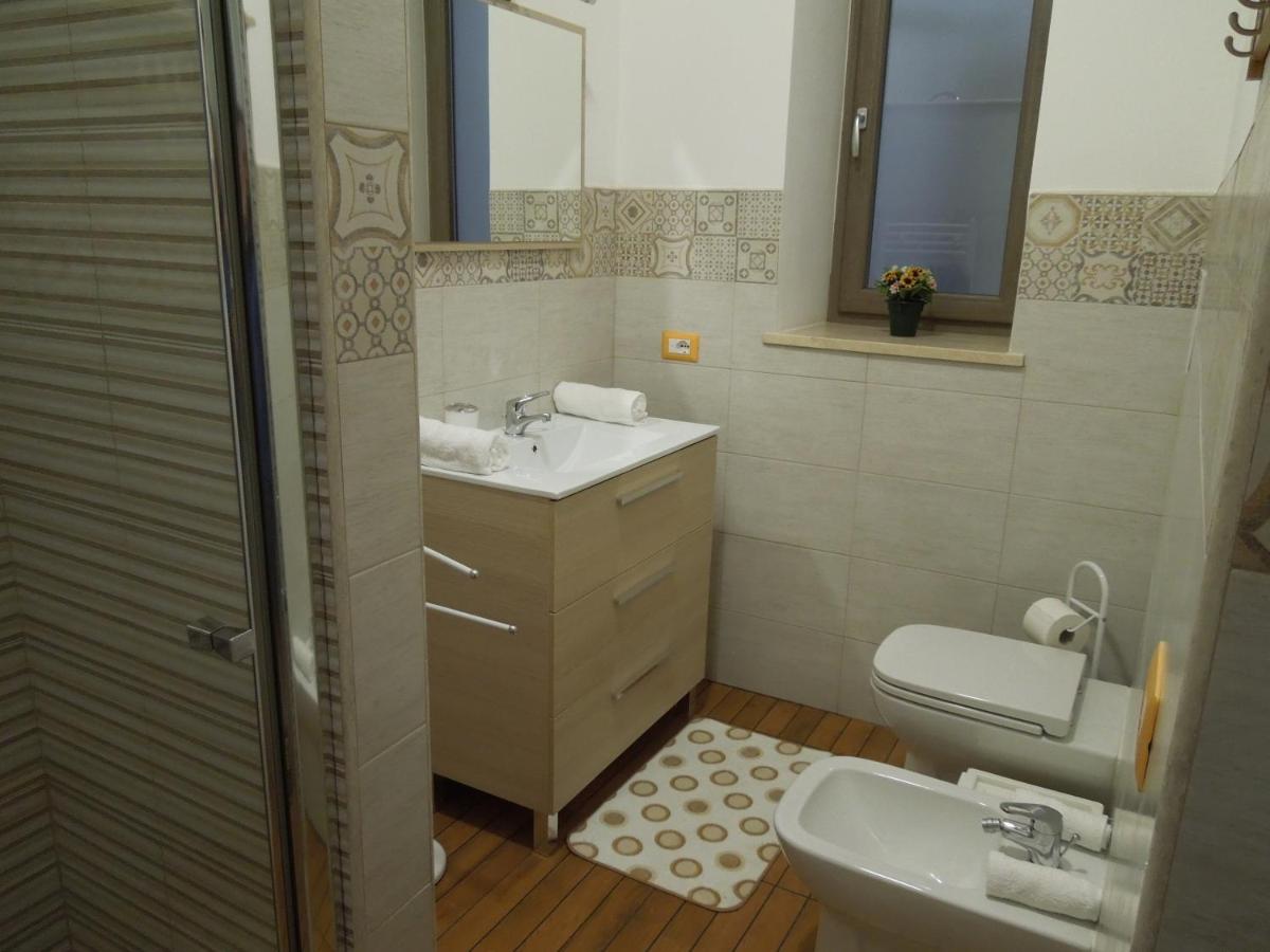 Mondello Rose House - Housity