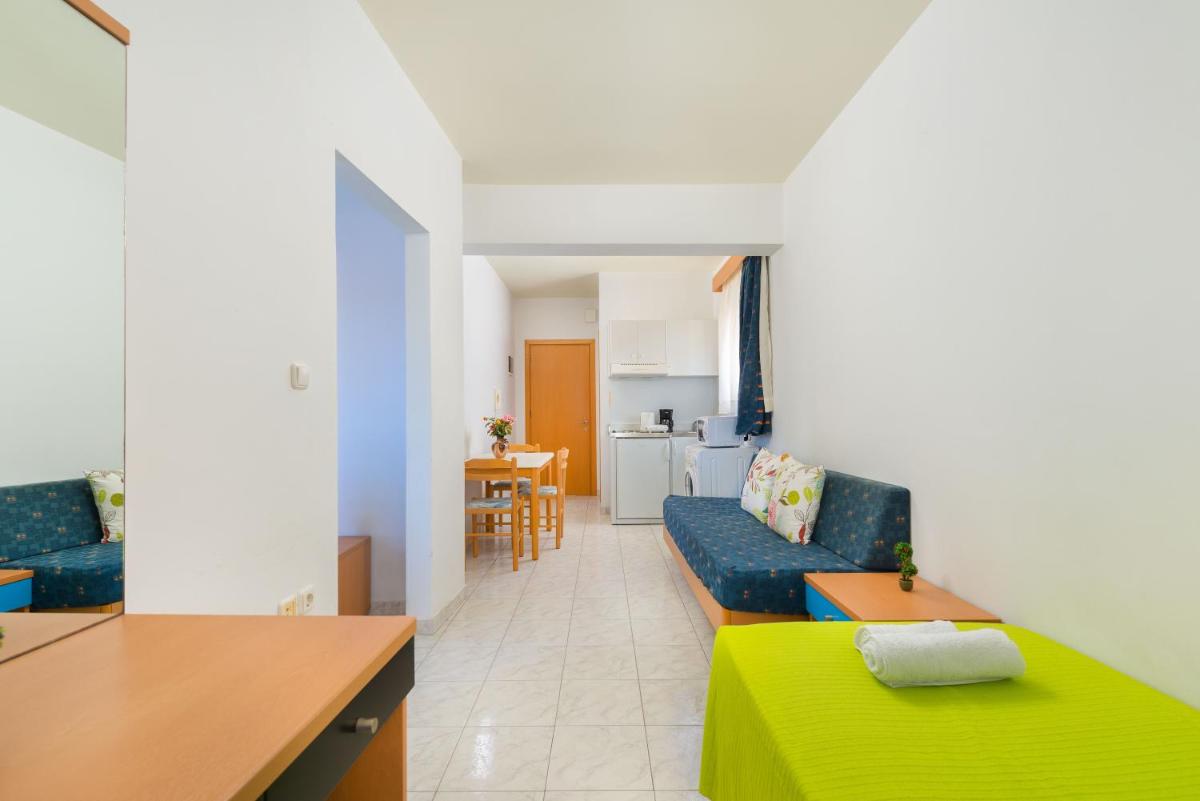 Yiannis Apartments - Housity