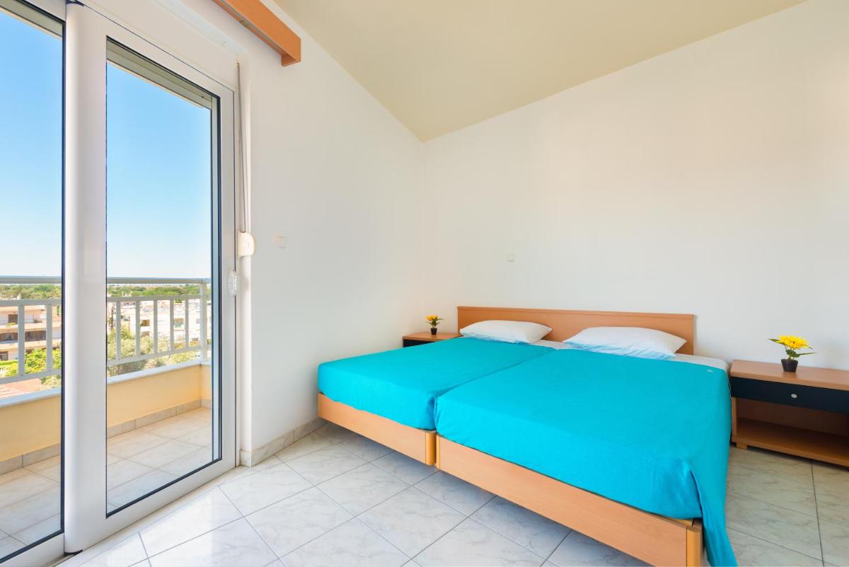 Yiannis Apartments - Housity