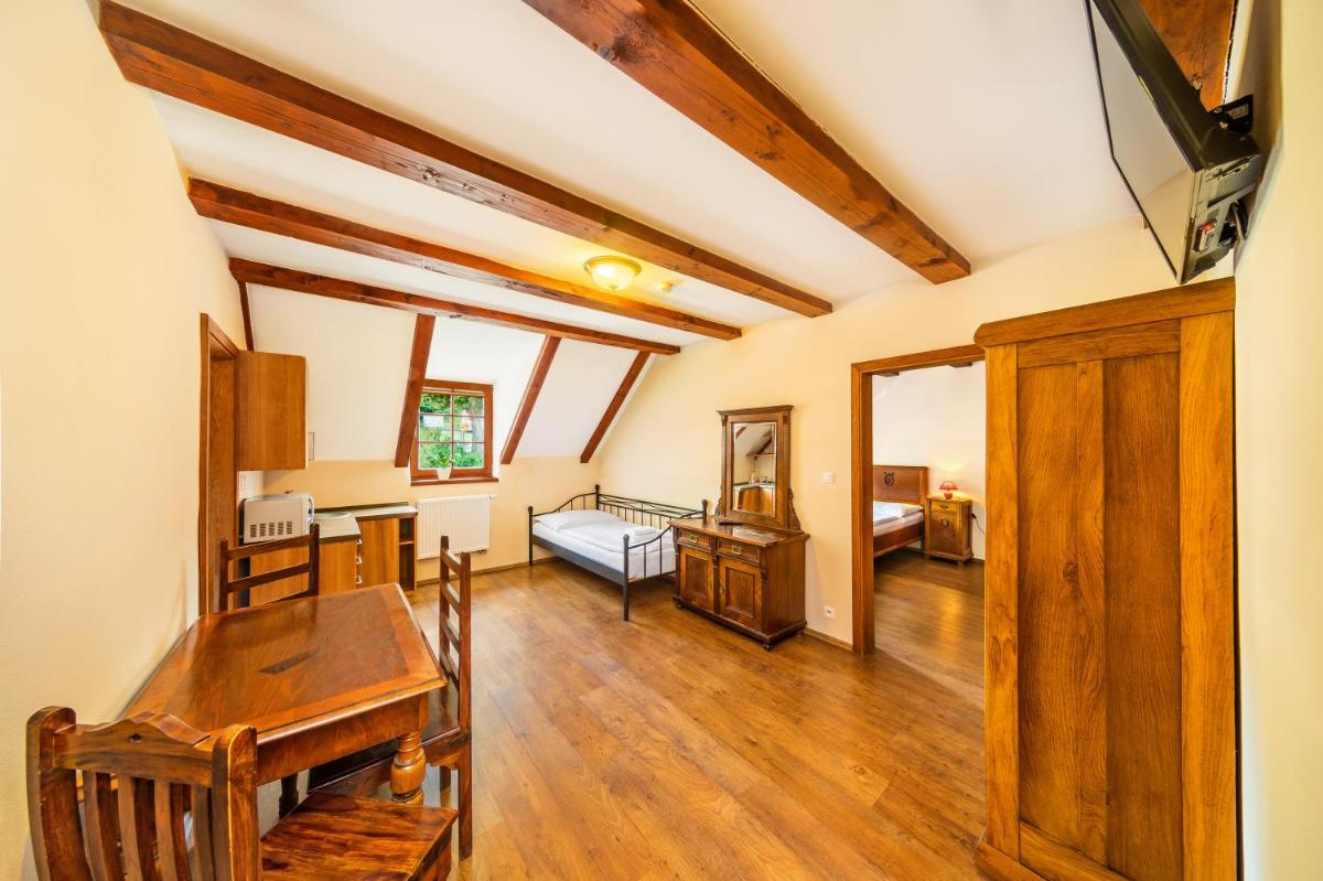 Penzion Prelat - Housity