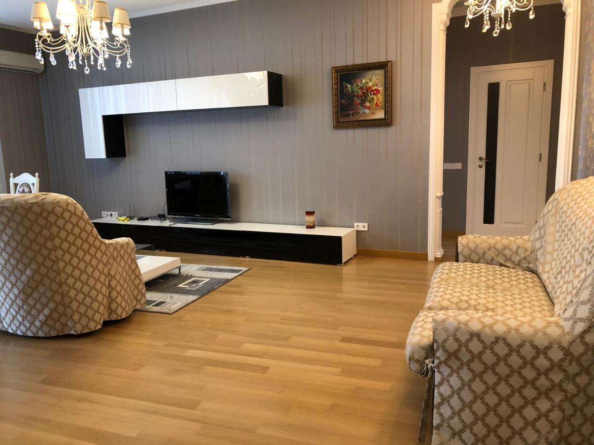 Coliseum Apartament Modern - Housity