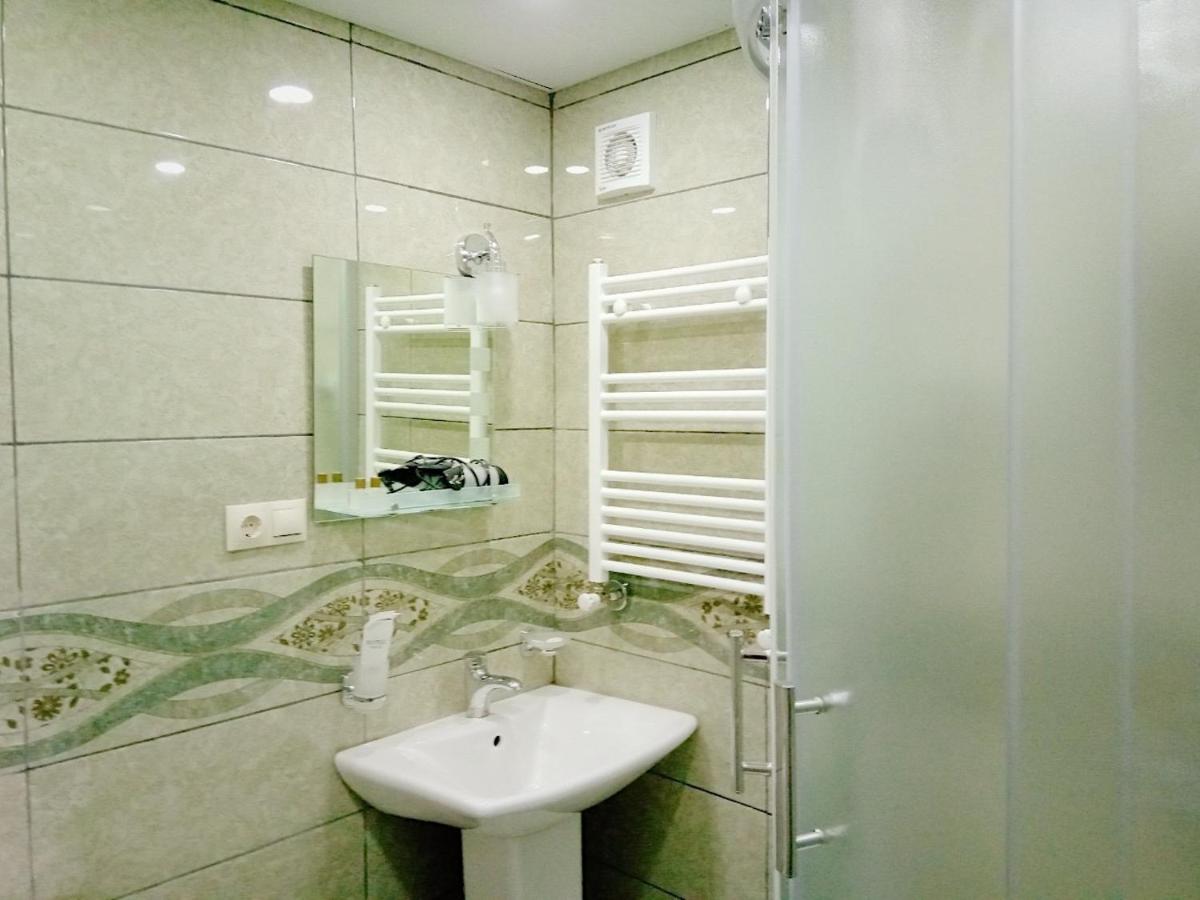 Hotel Aragvi - Housity