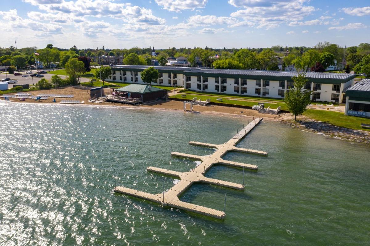 Tawas Bay Beach Resort & Conference Center - Housity