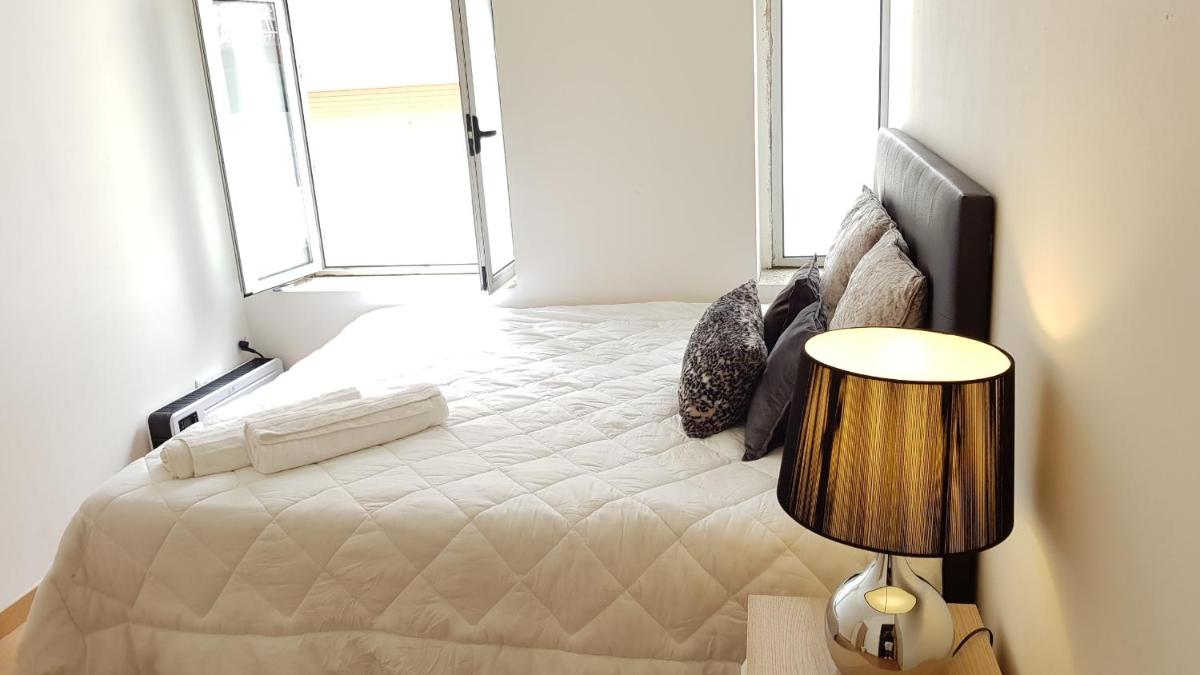 Oporto Beauty Flat - Housity