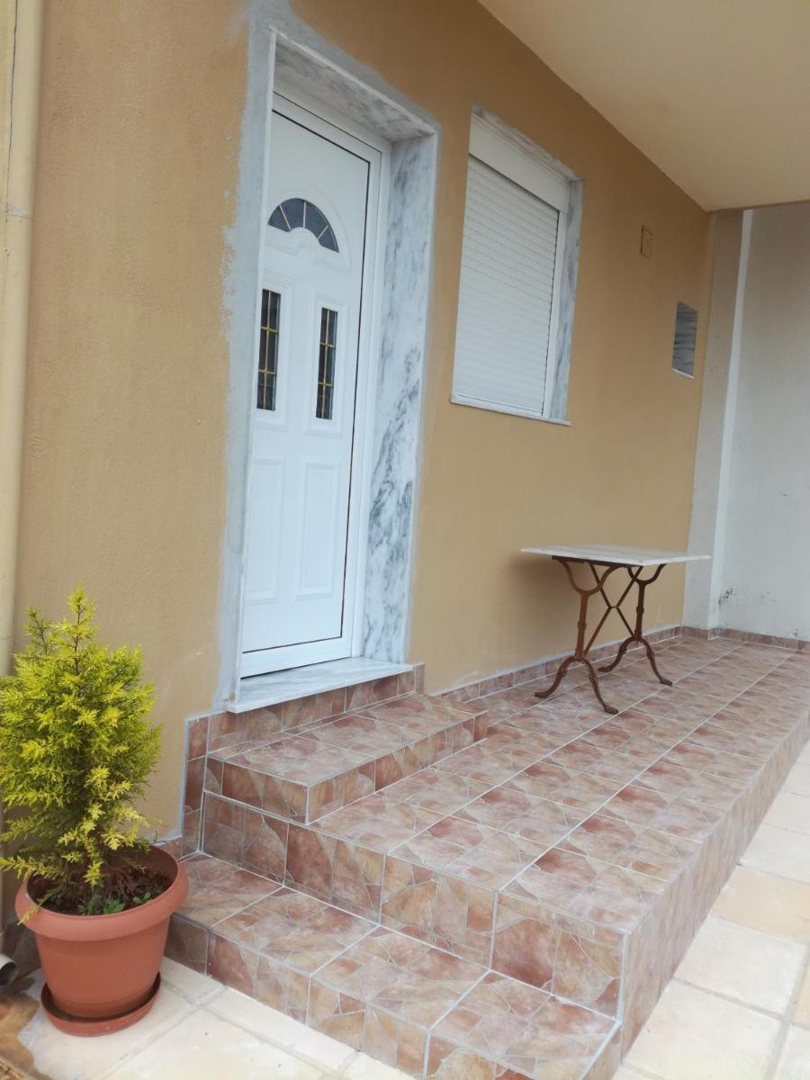 Jordan's studio house at Nea Michaniona - Housity