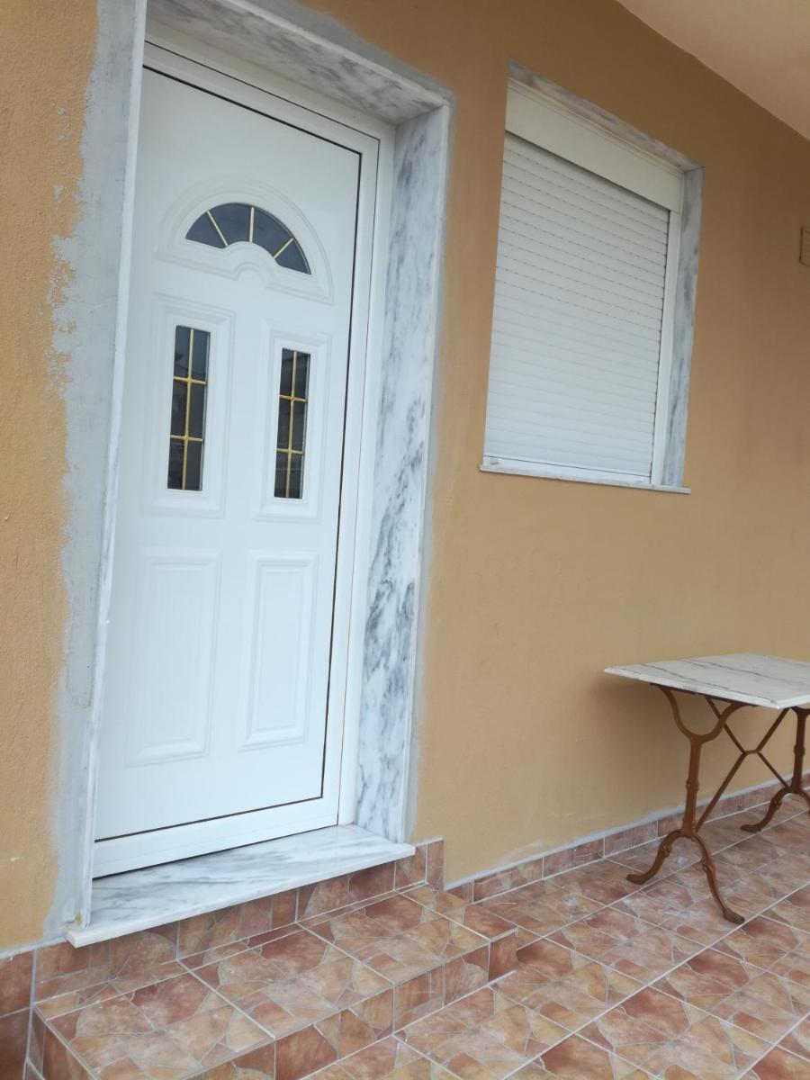 Jordan's studio house at Nea Michaniona - Housity