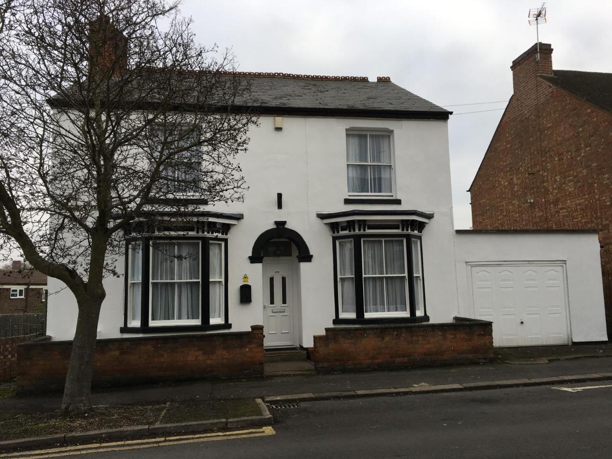 Bourton House - Housity