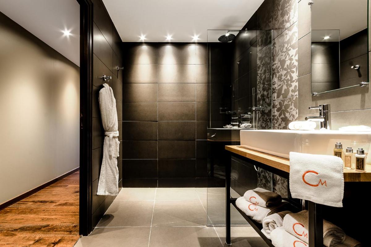 Salle de bains dans l'établissement Le Petit Létraz