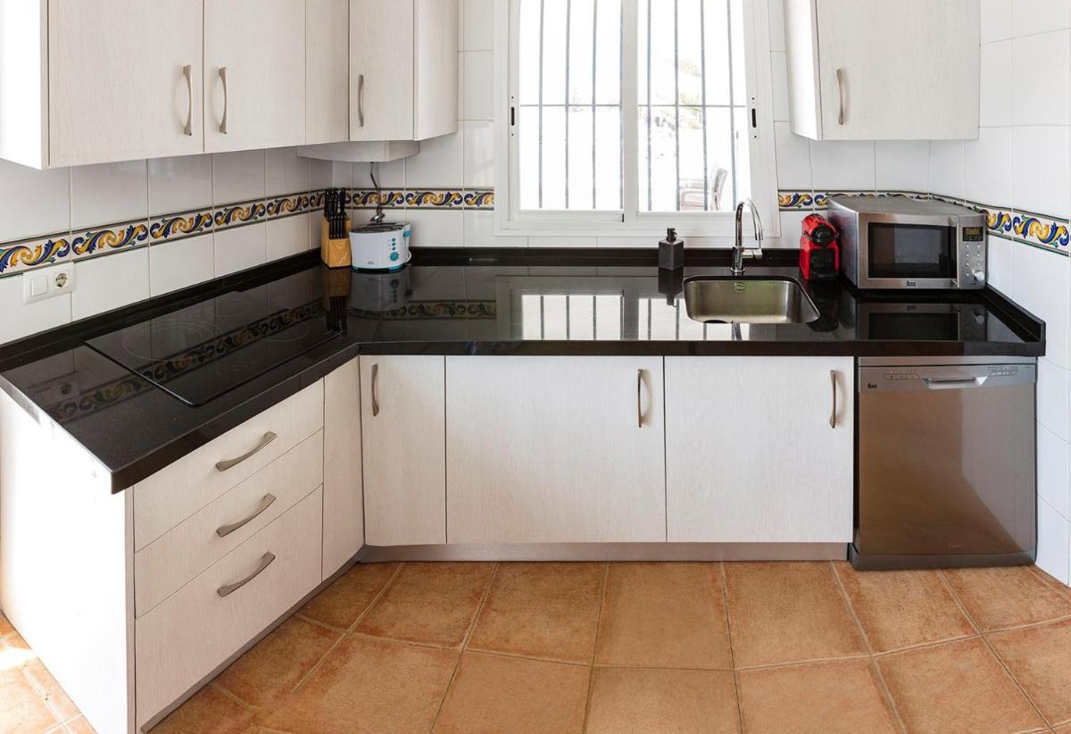 Chalet en Matalascañas a 300 metros de la playa - Housity