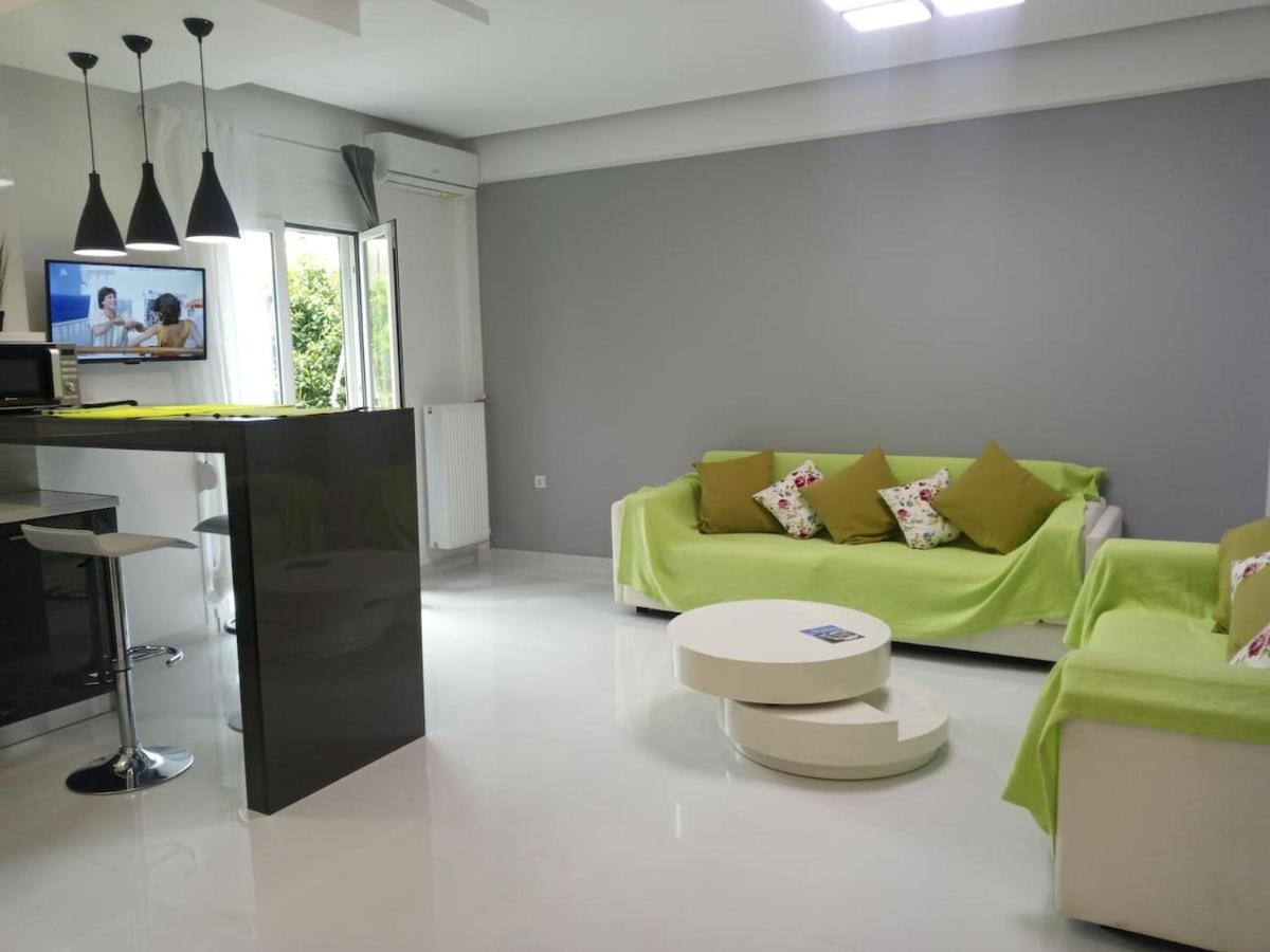 Suitetrails - Luxury Apartment next to the sea beach