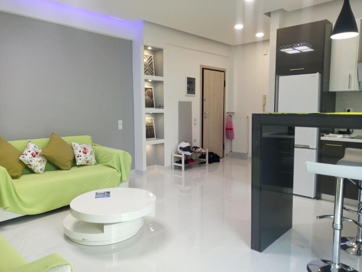 Suitetrails - Luxury Apartment next to the sea beach
