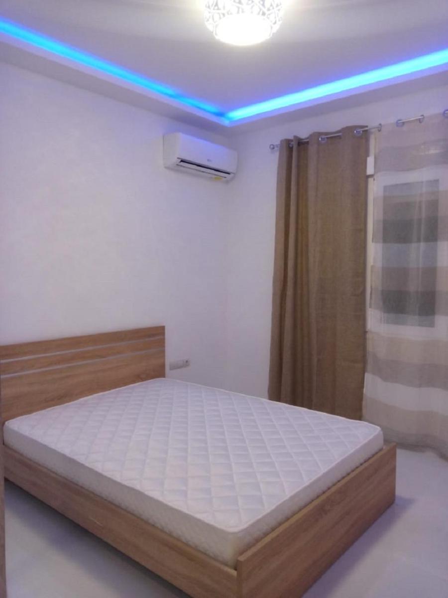 Suitetrails - Luxury Apartment next to the sea beach