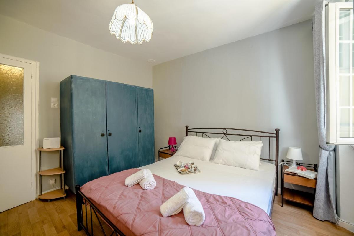 Next 2 Cathedral - Corcyra apartment - Housity