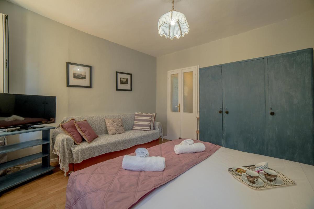 Next 2 Cathedral - Corcyra apartment - Housity