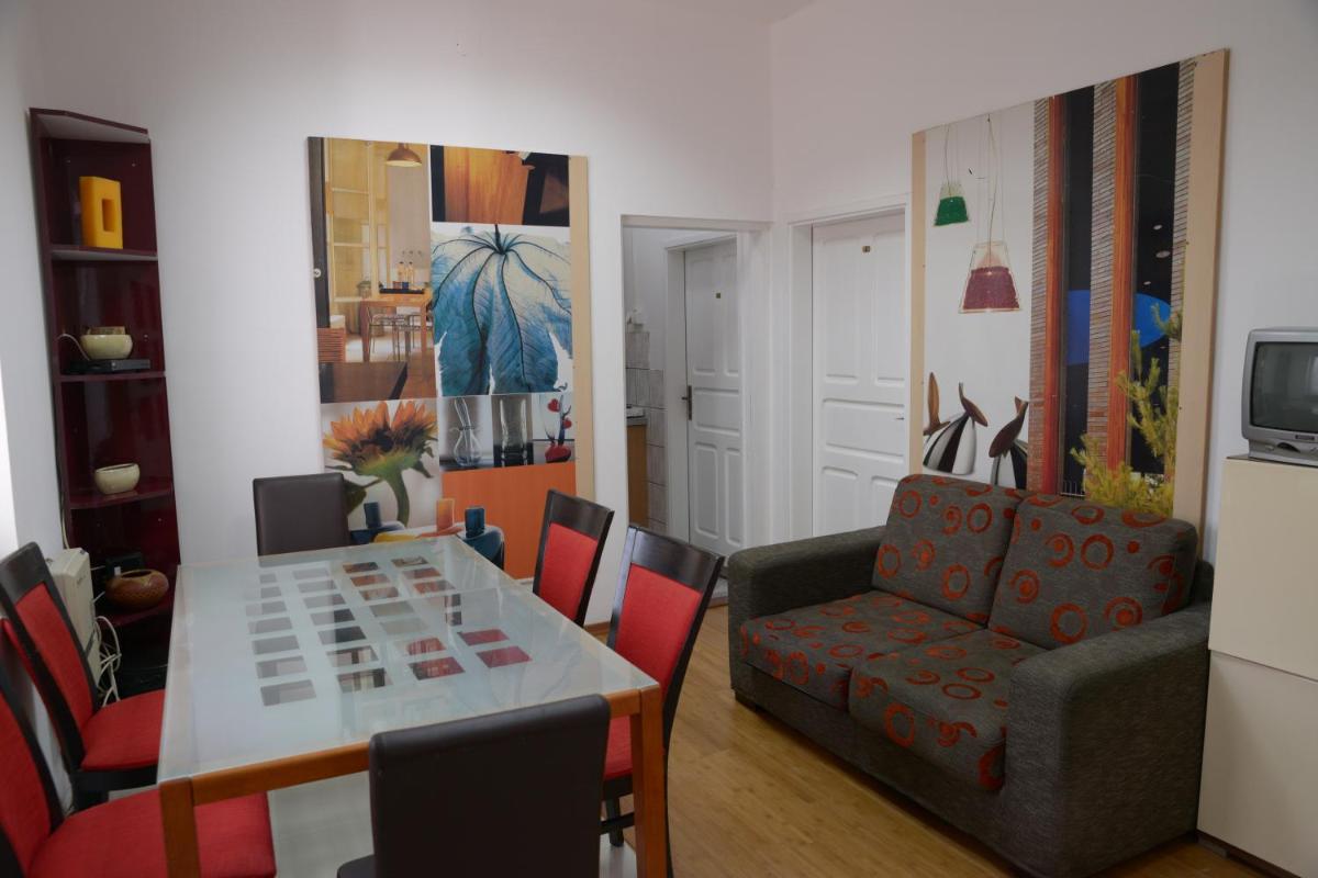 Guest House GOLDEN COIN - Housity