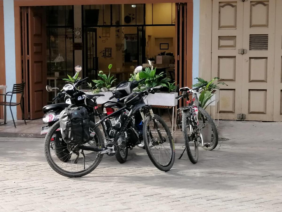 Arya Inn - Housity