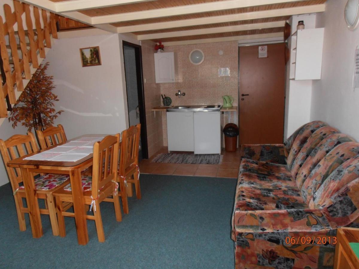 Zelený Dom - Housity