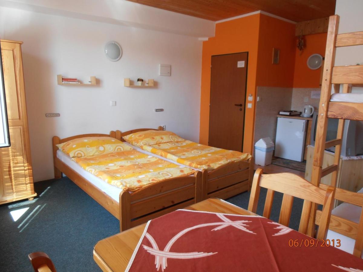 Zelený Dom - Housity