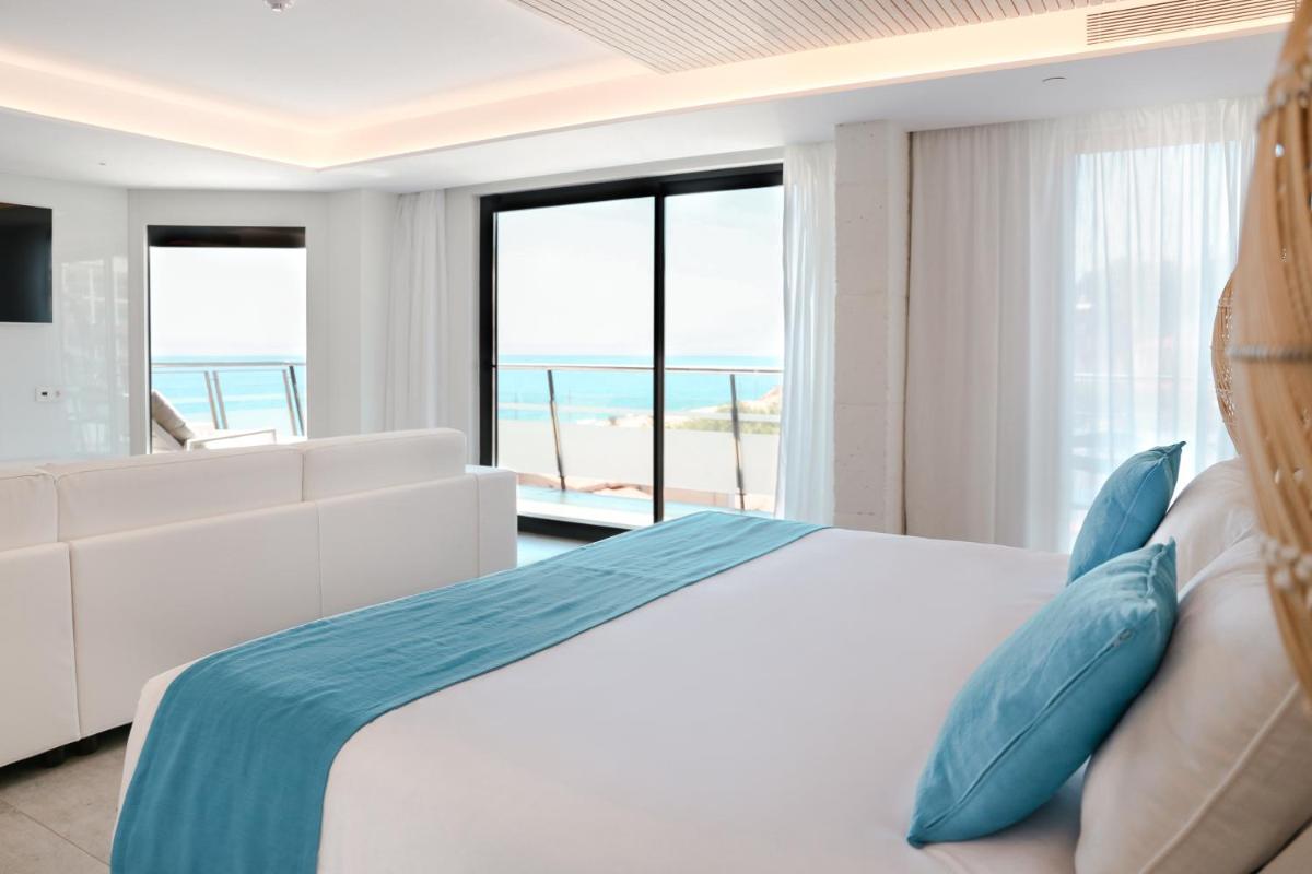 Cama o camas de una habitación en KAKTUS Hotel Kaktus Playa - Adults Recommended