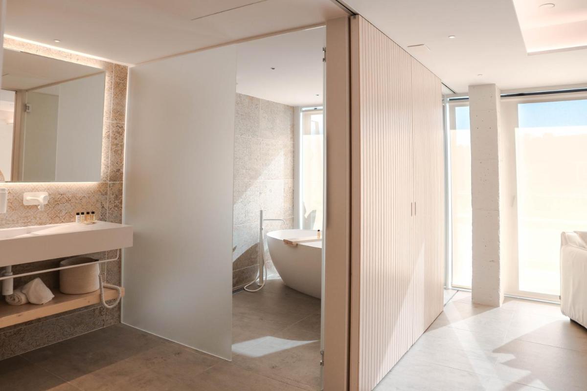 Un baño de KAKTUS Hotel Kaktus Playa - Adults Recommended
