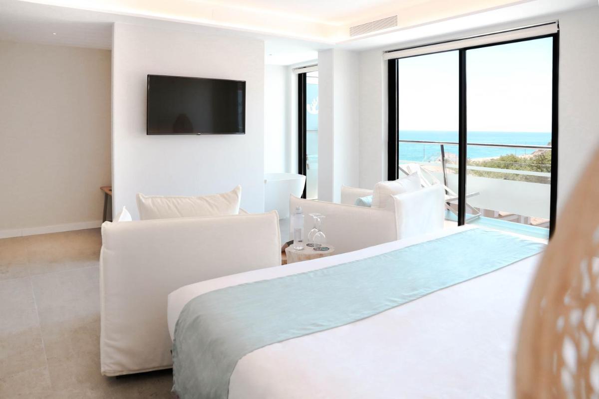 Cama o camas de una habitación en KAKTUS Hotel Kaktus Playa - Adults Recommended