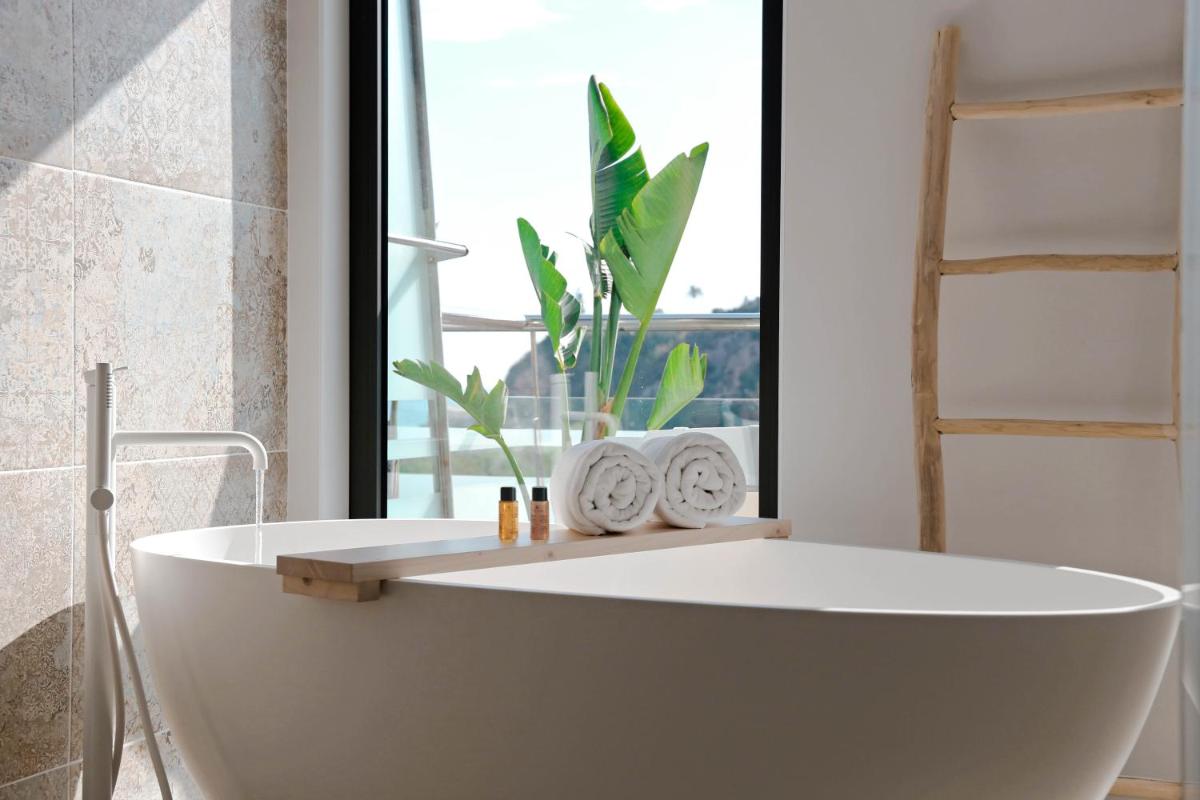 Un baño de KAKTUS Hotel Kaktus Playa - Adults Recommended