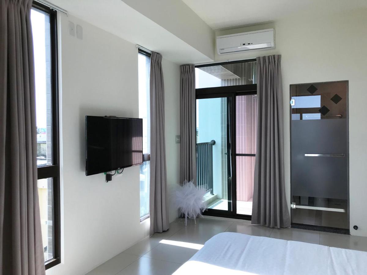 The Corner 10 - Housity