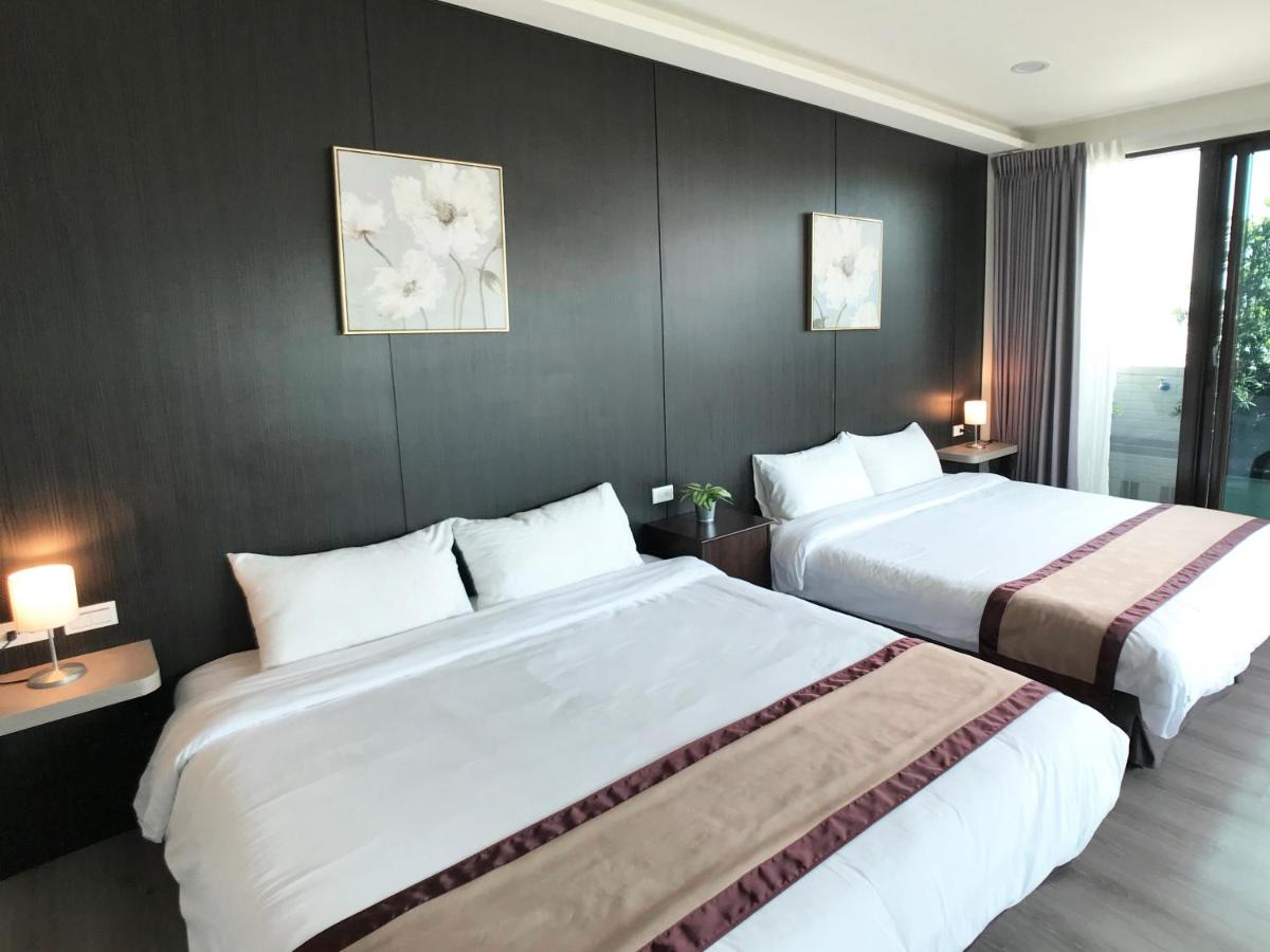 The Corner 10 - Housity