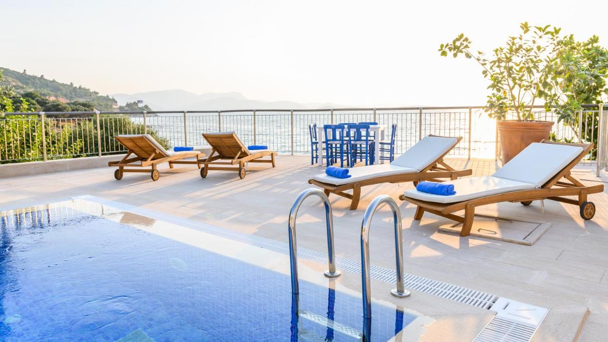 Luxury beach house, private pool, stunning sunsets, villa karpuz - Housity