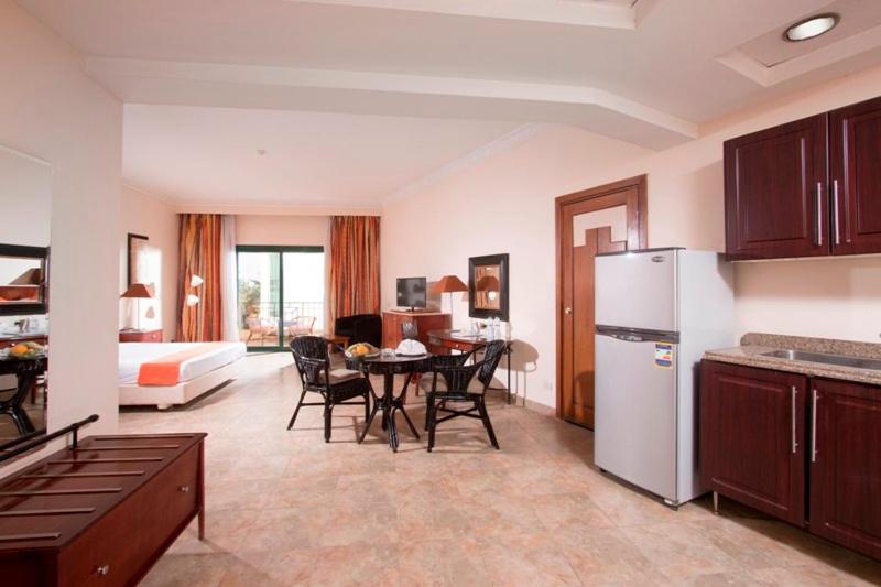Swiss Inn Plaza Hotel - Housity